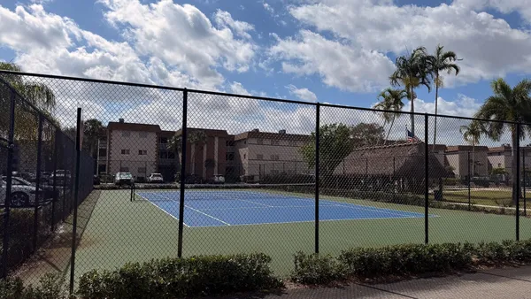 $2,300 | 2420 Southwest 81st Avenue, Unit 201, Davie, FL 33324