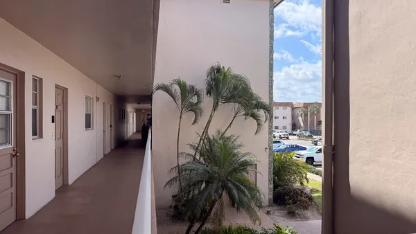 $2,300 | 2420 Southwest 81st Avenue, Unit 201, Davie, FL 33324