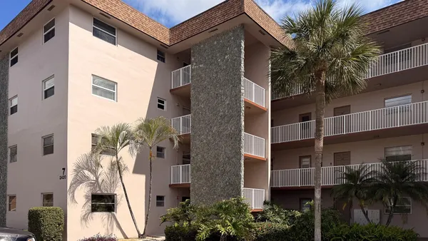 $2,300 | 2420 Southwest 81st Avenue, Unit 201, Davie, FL 33324