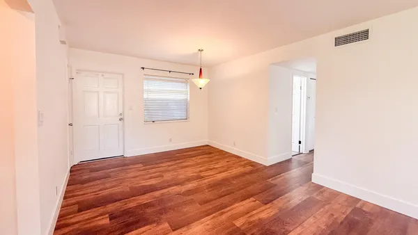 $2,300 | 2420 Southwest 81st Avenue, Unit 201, Davie, FL 33324