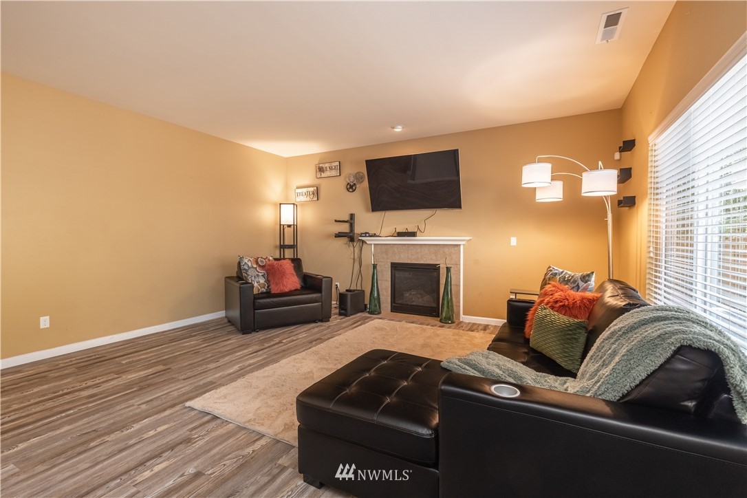 24050 Southeast 263rd Place Maple Valley, WA 98038 - Photo 11 of 39