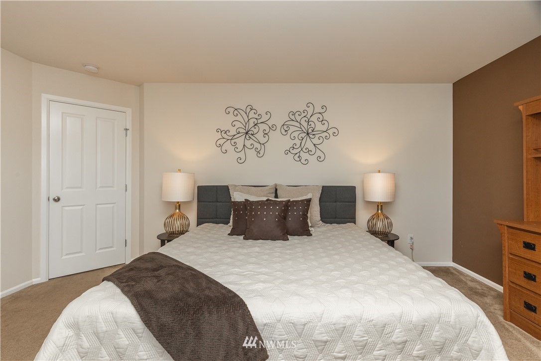24050 Southeast 263rd Place Maple Valley, WA 98038 - Photo 16 of 39