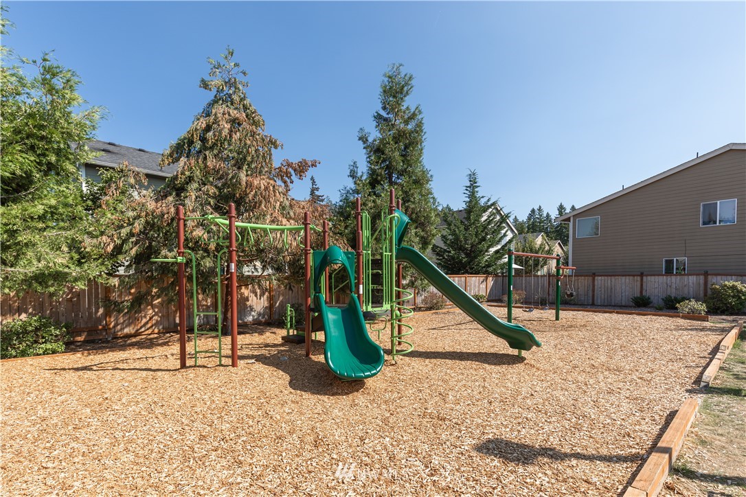 24050 Southeast 263rd Place Maple Valley, WA 98038 - Photo 36 of 39