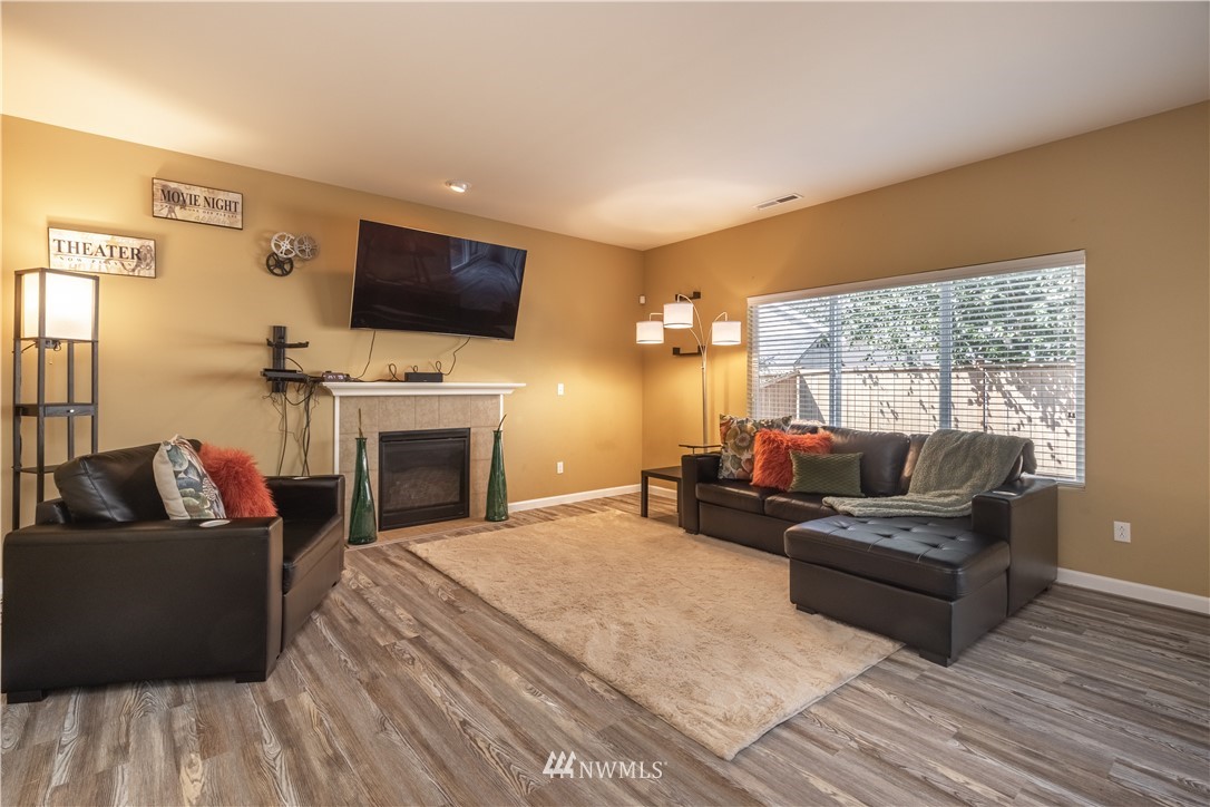 24050 Southeast 263rd Place Maple Valley, WA 98038 - Photo 10 of 39
