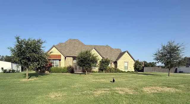 $845,000 | 125 Lucky Ridge Lane, Boyd, TX 76023