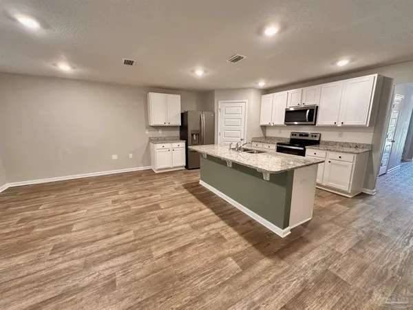 $2,100 | 7404 Oak Lake Boulevard, Pensacola, FL 32526