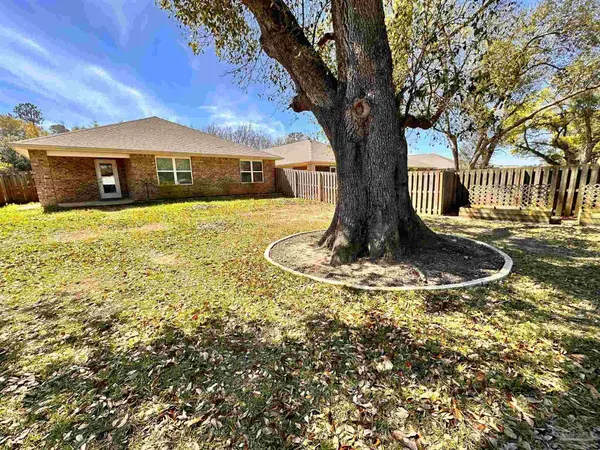 $2,100 | 7404 Oak Lake Boulevard, Pensacola, FL 32526