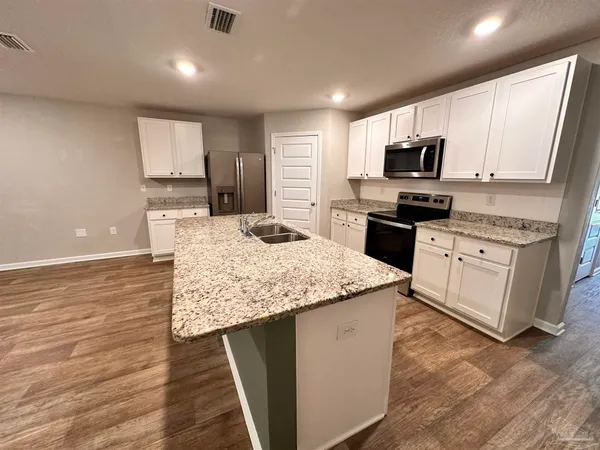 $2,100 | 7404 Oak Lake Boulevard, Pensacola, FL 32526