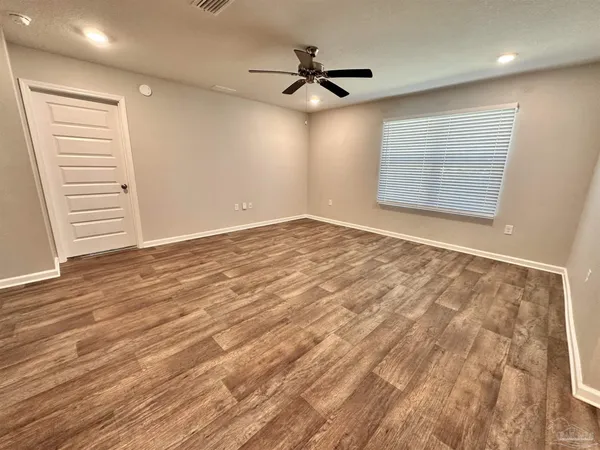 $2,100 | 7404 Oak Lake Boulevard, Pensacola, FL 32526