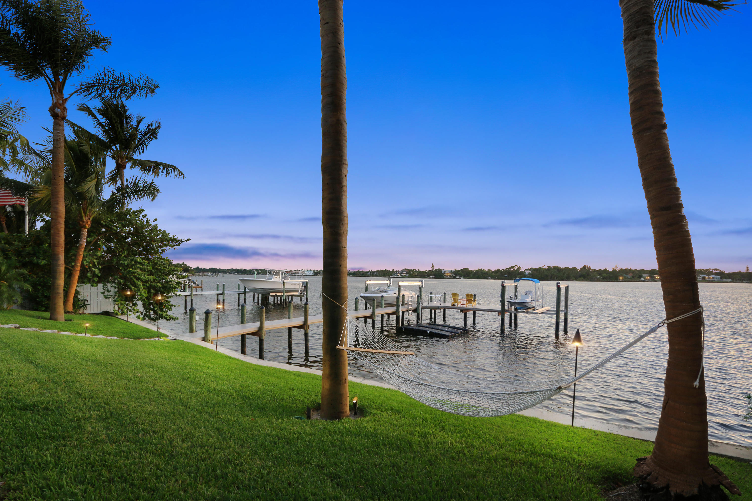 207 River Drive Tequesta, FL 33469 - Photo 4 of 47 207 River Dr Jupiter FL 33469-print-044-