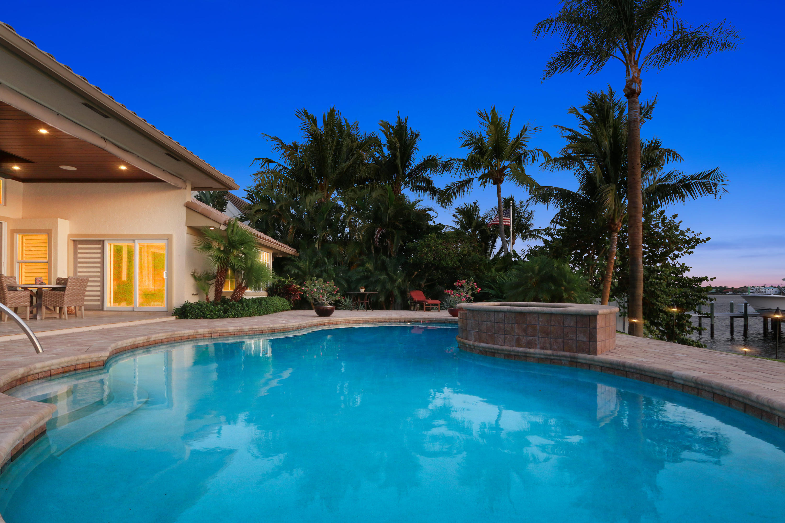 207 River Drive Tequesta, FL 33469 - Photo 9 of 47 207 River Dr Jupiter FL 33469-print-045-