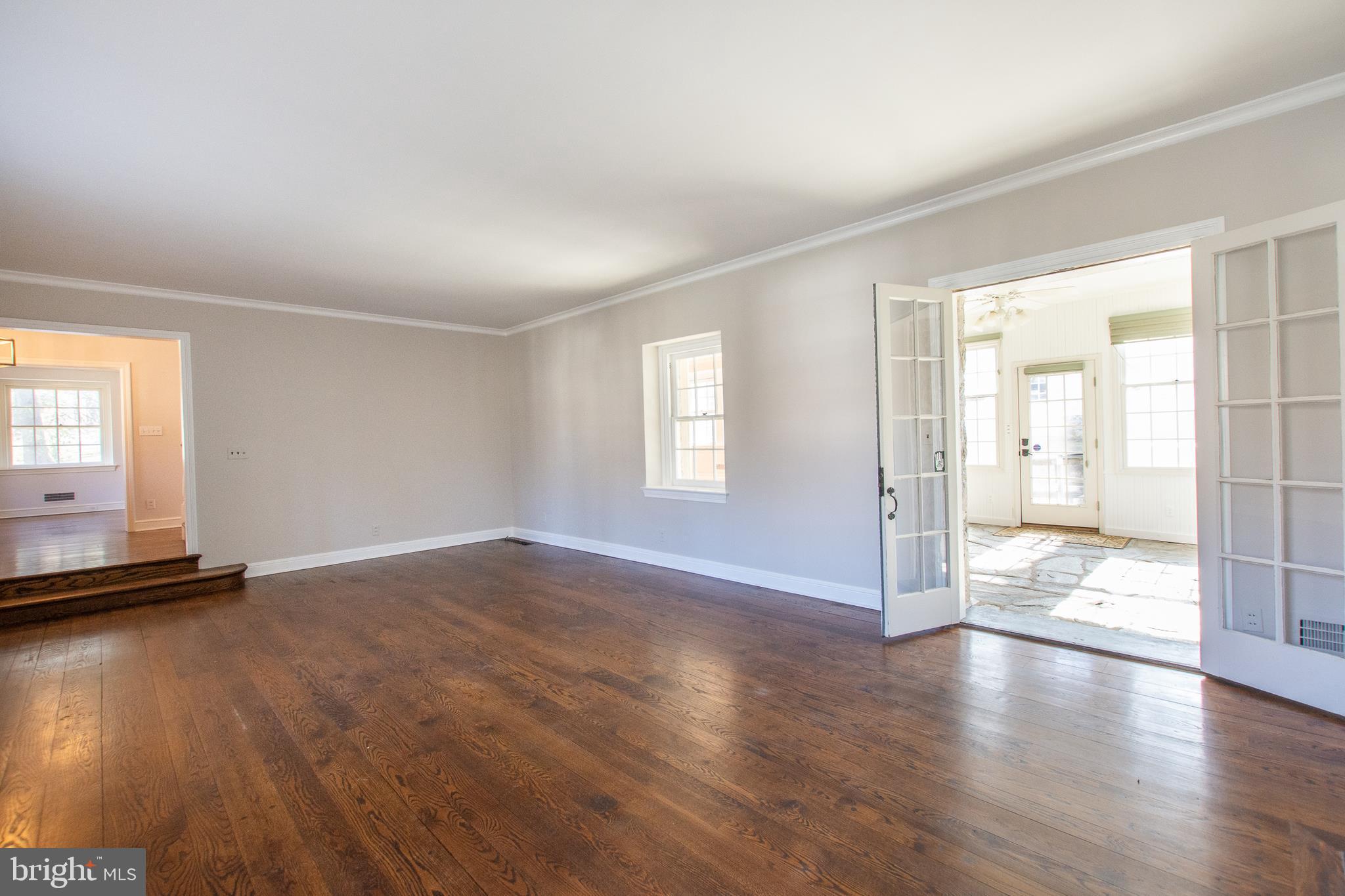 906 Overbrook Road Wilmington, DE 19807 - Photo 11 of 40 Living Room