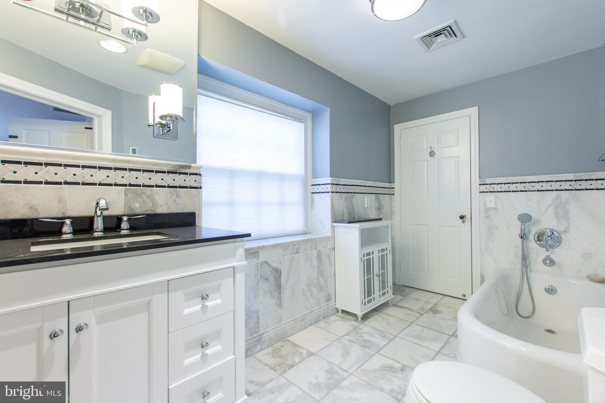 906 Overbrook Road Wilmington, DE 19807 - Photo 24 of 40 Master Bath