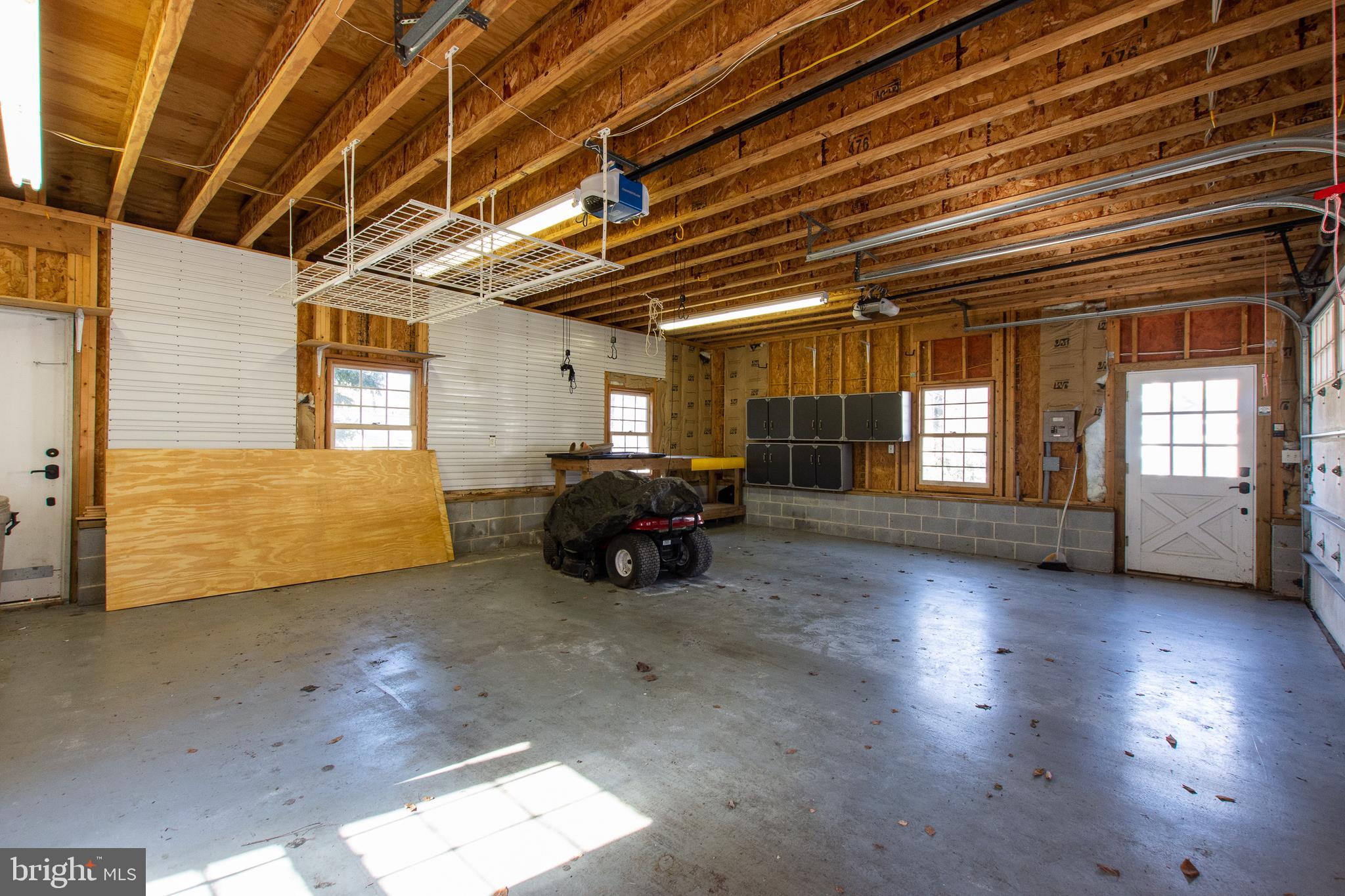 906 Overbrook Road Wilmington, DE 19807 - Photo 37 of 40 Garage