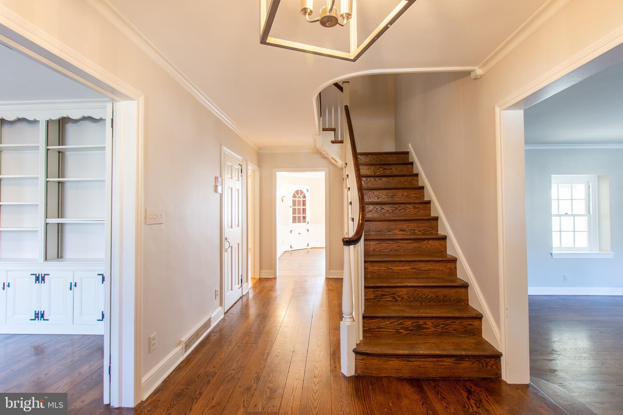 906 Overbrook Road Wilmington, DE 19807 - Photo 6 of 40 Front Foyer