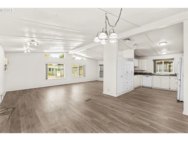 $129,900 | 1199 North Terry Street, Unit 195, Eugene, OR 97402