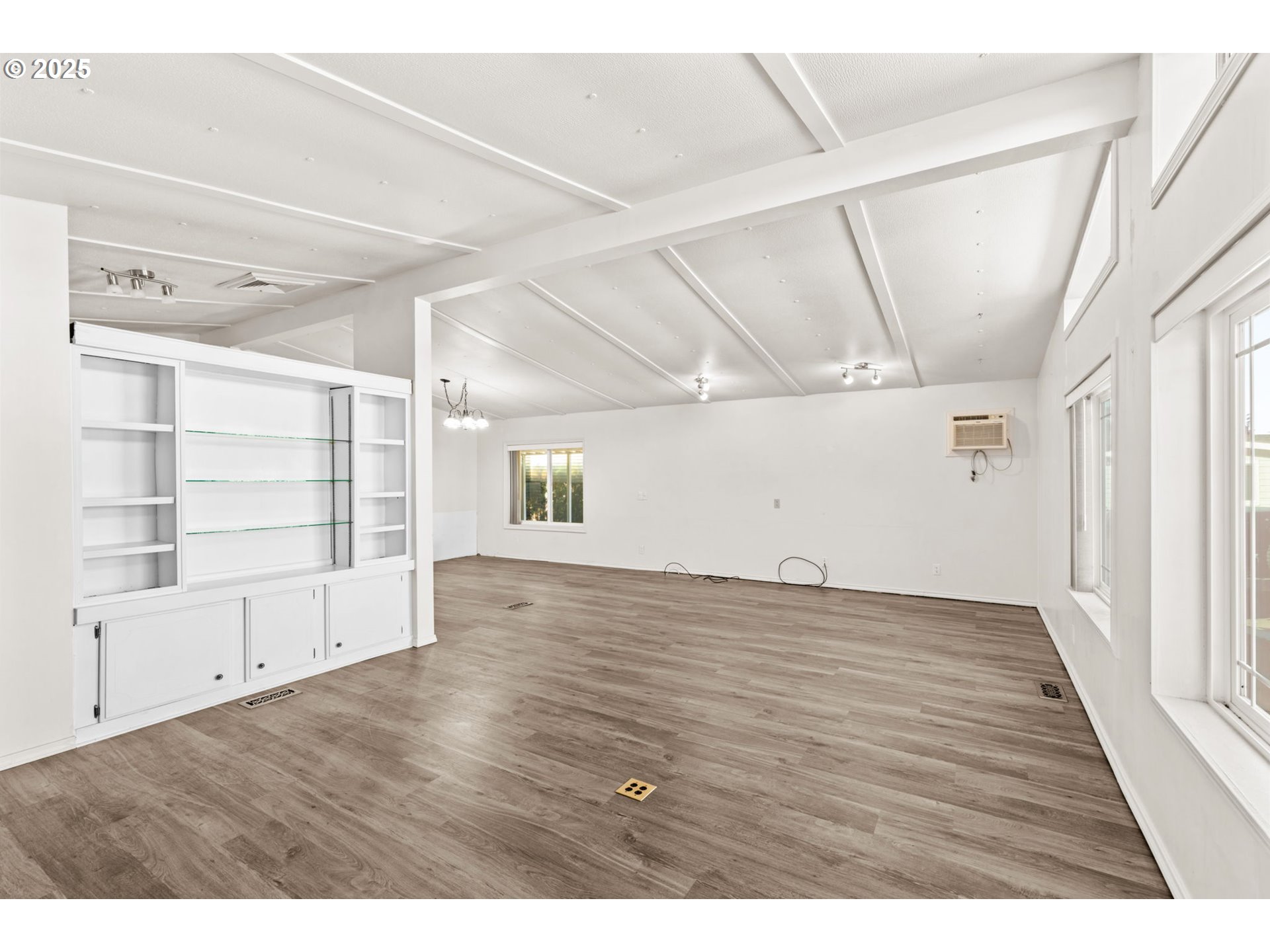 1199 North Terry Street, Unit 195 Eugene, OR 97402 - Photo 6 of 23