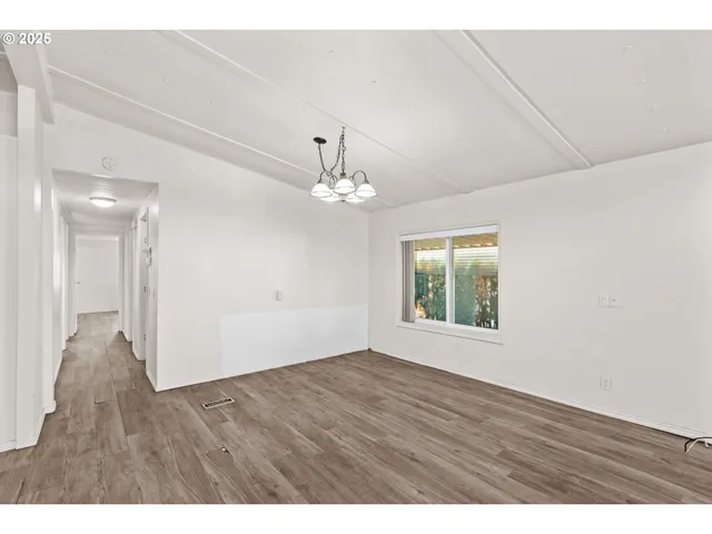 $129,900 | 1199 North Terry Street, Unit 195, Eugene, OR 97402