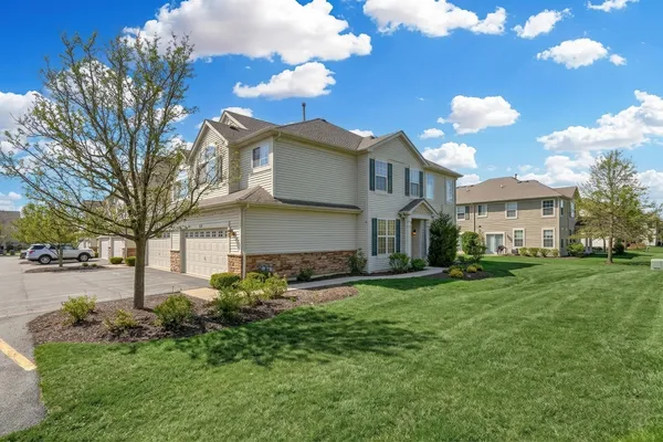 $294,000 | 551 South Jade Lane, Unit 551, Round Lake, IL 60073