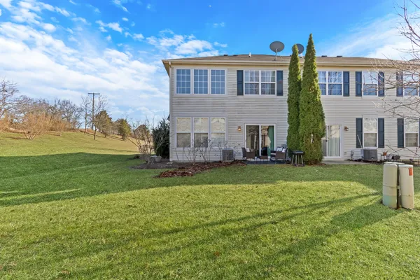 $294,000 | 551 South Jade Lane, Unit 551, Round Lake, IL 60073
