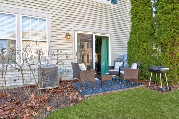 $294,000 | 551 South Jade Lane, Unit 551, Round Lake, IL 60073