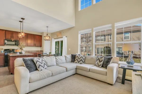 $294,000 | 551 South Jade Lane, Unit 551, Round Lake, IL 60073
