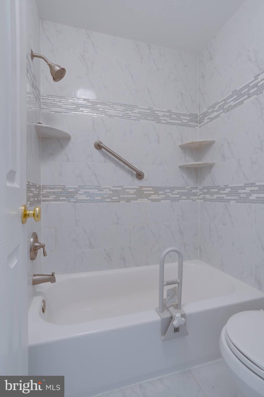 9306 Winbourne Road Burke, VA 22015 - Photo 24 of 46 Gallery Image 24