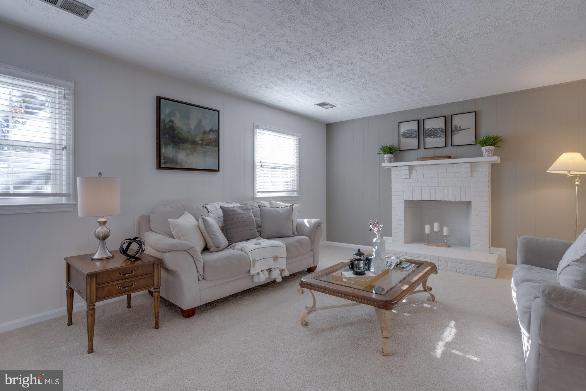 9306 Winbourne Road Burke, VA 22015 - Photo 8 of 46 Gallery Image 8