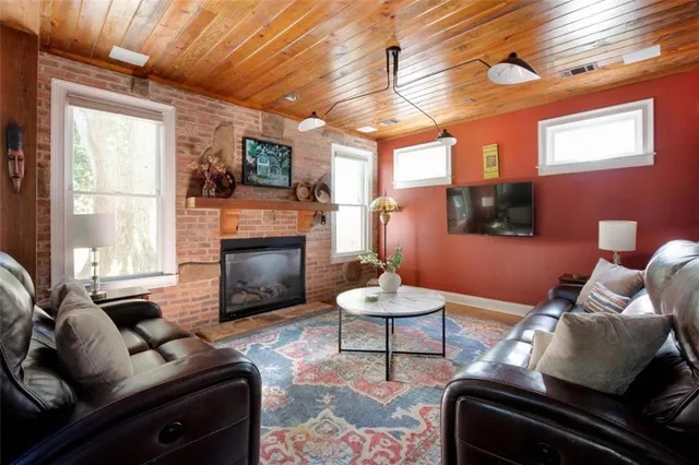 $6,000 | 2330 1st Avenue Northeast, Atlanta, GA 30317