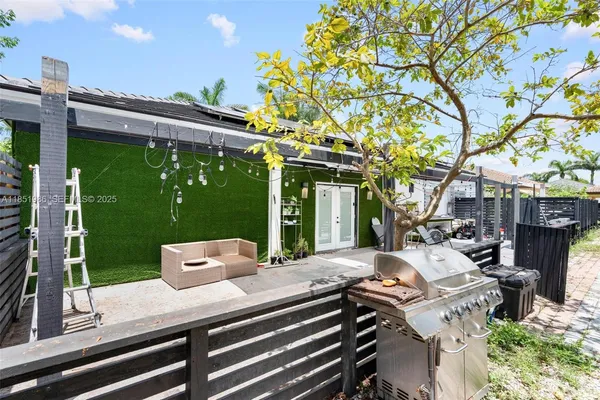 a view of a backyard with plants