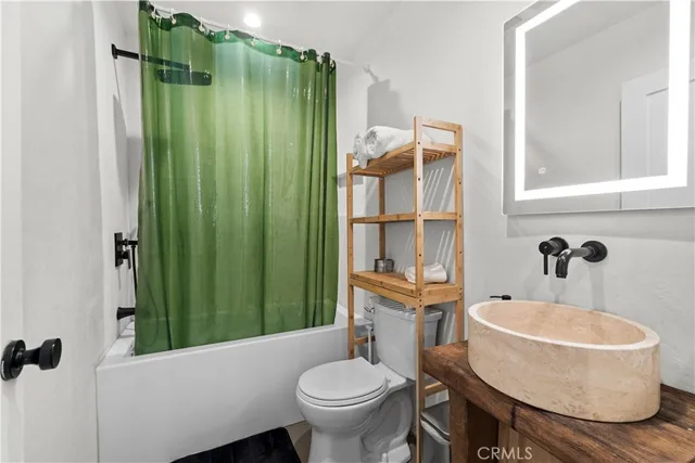 $635,000 | 9005 Cynthia Street, Unit 209, West Hollywood, CA 90069