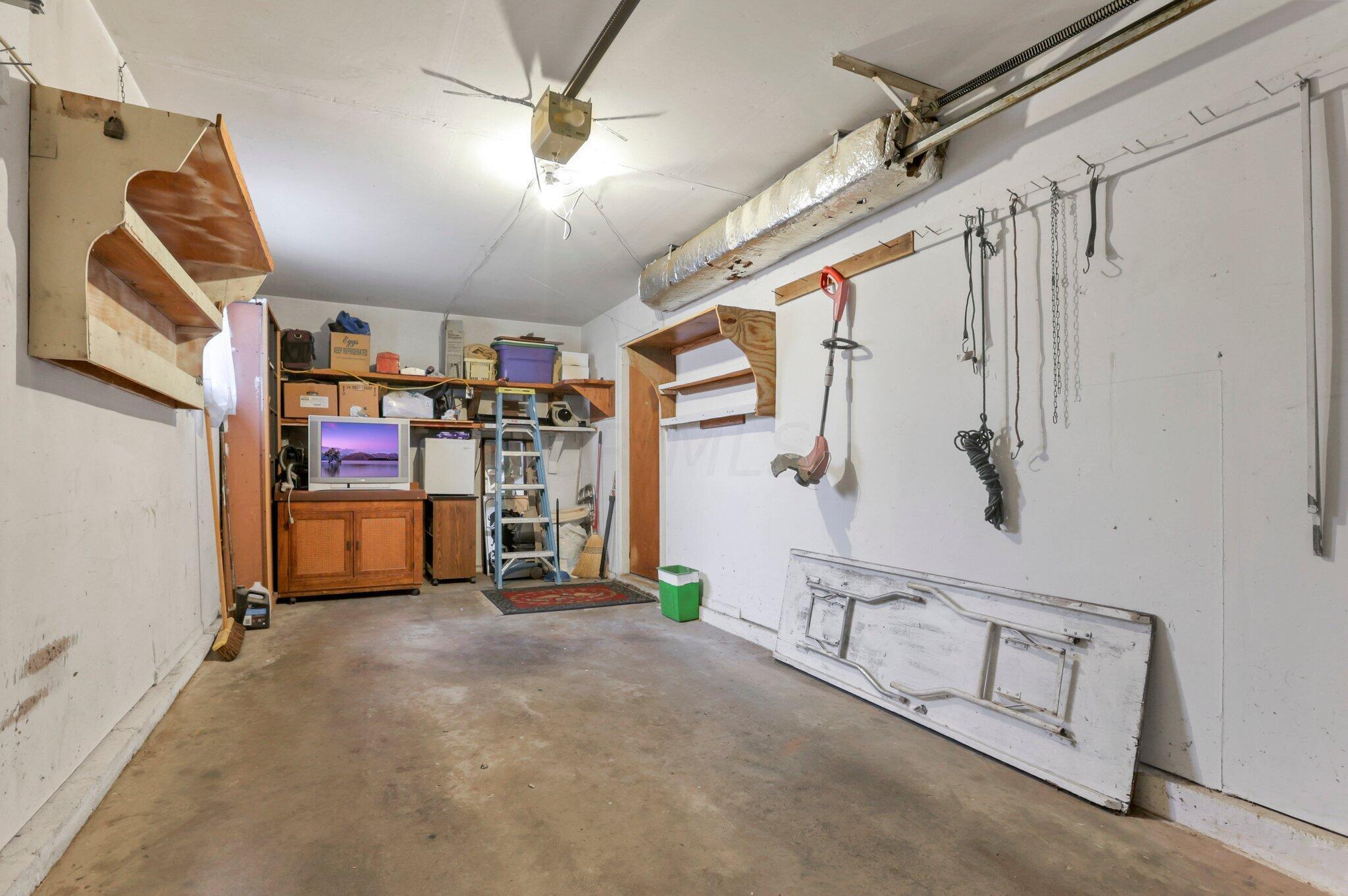 1371 Norma Road Columbus, OH 43229 - Photo 23 of 33 22-web-or-mls-0D3A4596