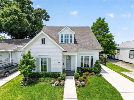 $1,199,000 | 11 Metairie Court, Metairie, LA 70001