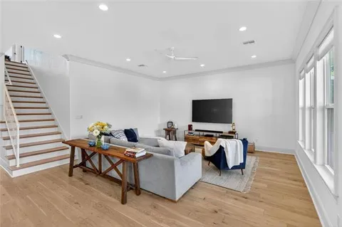 $1,199,000 | 11 Metairie Court, Metairie, LA 70001