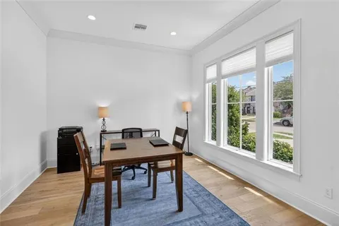 $1,199,000 | 11 Metairie Court, Metairie, LA 70001