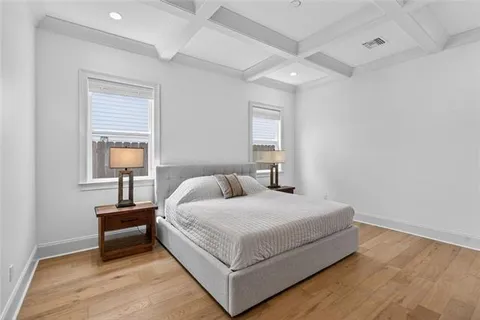 $1,199,000 | 11 Metairie Court, Metairie, LA 70001