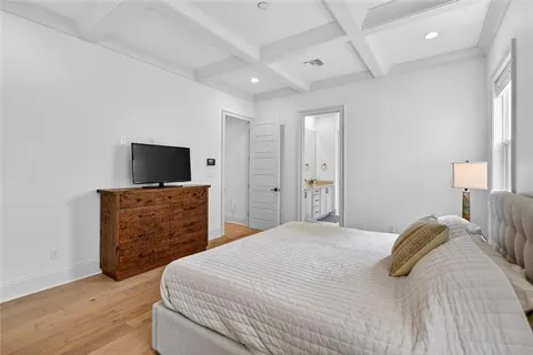 $1,199,000 | 11 Metairie Court, Metairie, LA 70001
