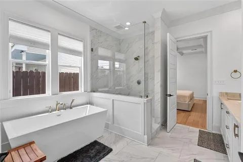 $1,199,000 | 11 Metairie Court, Metairie, LA 70001