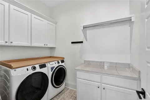 $1,199,000 | 11 Metairie Court, Metairie, LA 70001