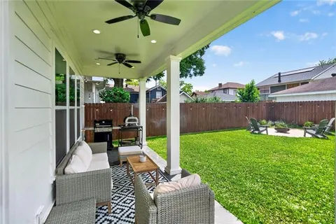 $1,199,000 | 11 Metairie Court, Metairie, LA 70001