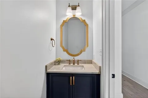 $1,199,000 | 11 Metairie Court, Metairie, LA 70001