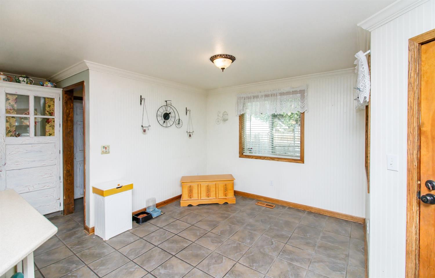 3232 Springbrook Road Medford, OR 97504 - Photo 11 of 29 Additional Photo