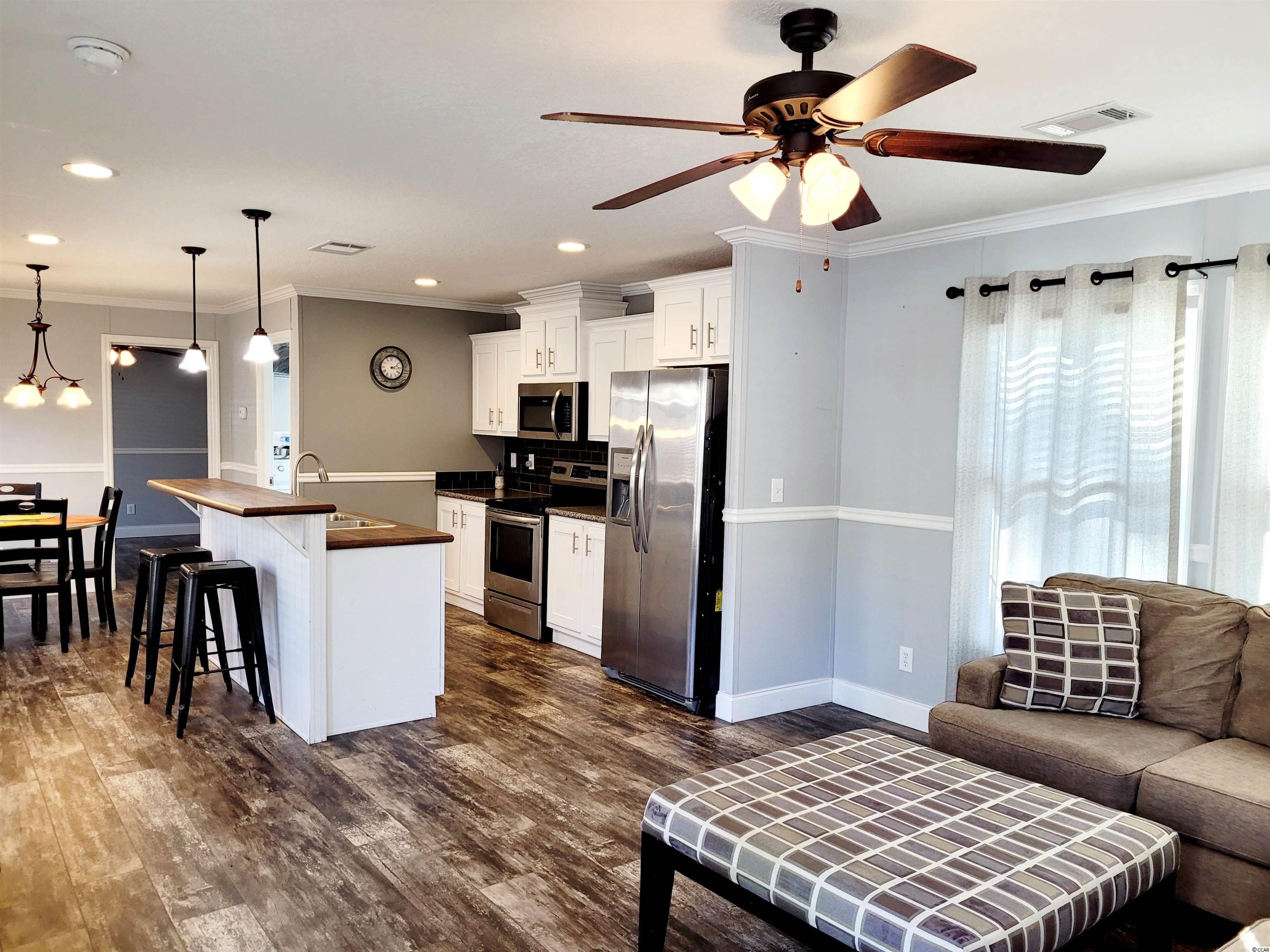 40 Islander Court Murrells Inlet, SC 29576 - Photo 4 of 32