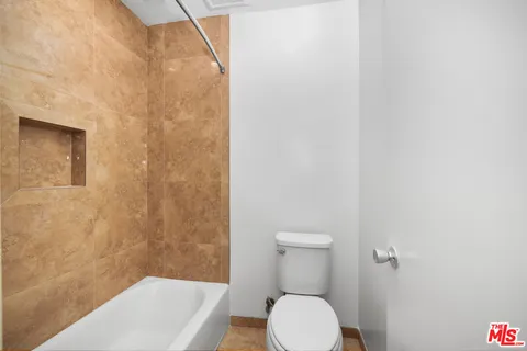 $475,000 | 355 South Los Robles Avenue, Unit 210, Pasadena, CA 91101