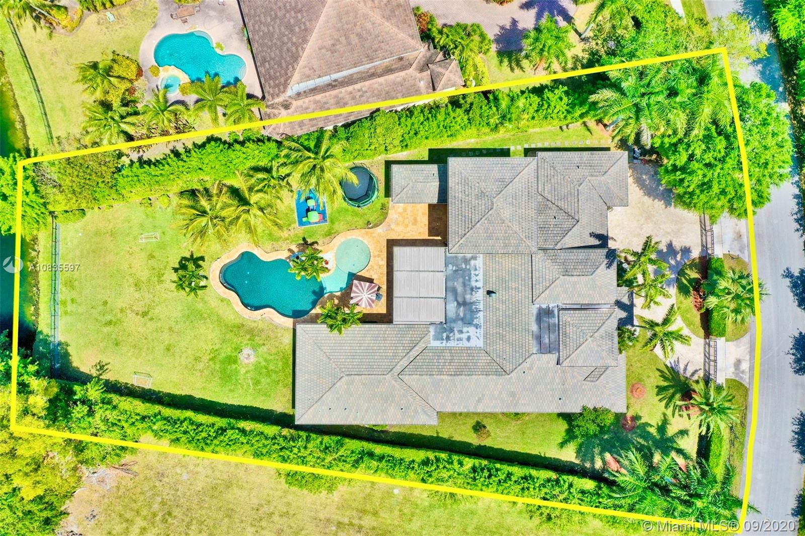 481 Ranch Road Weston, FL 33326 - Photo 7 of 81