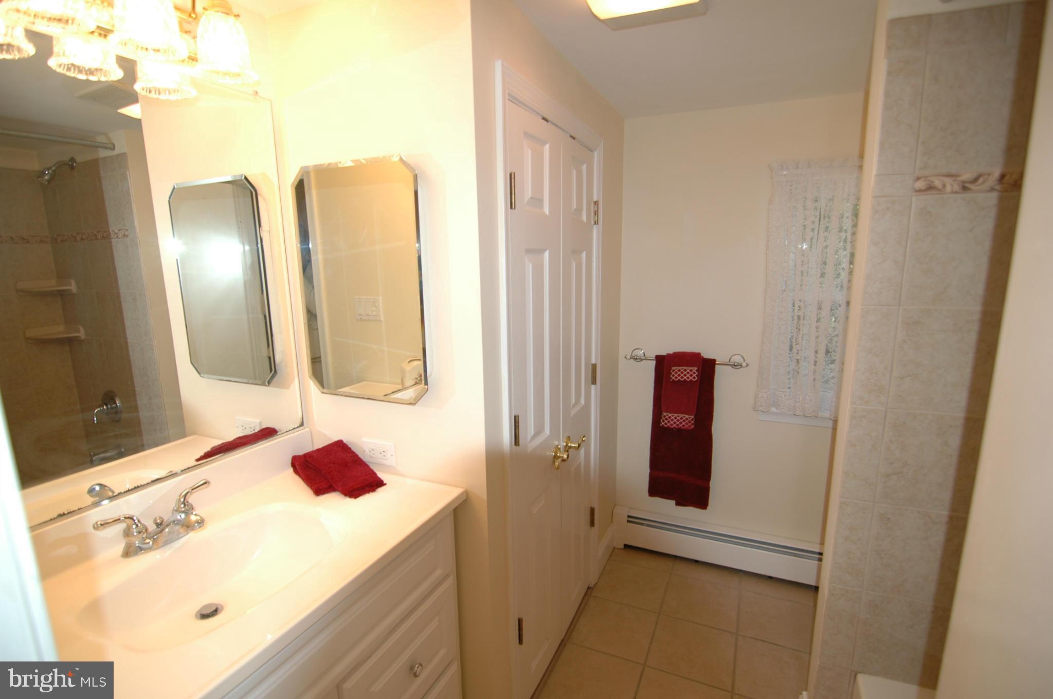1076 Bay Ridge Road Annapolis, MD 21403 - Photo 2 of 21 Bath