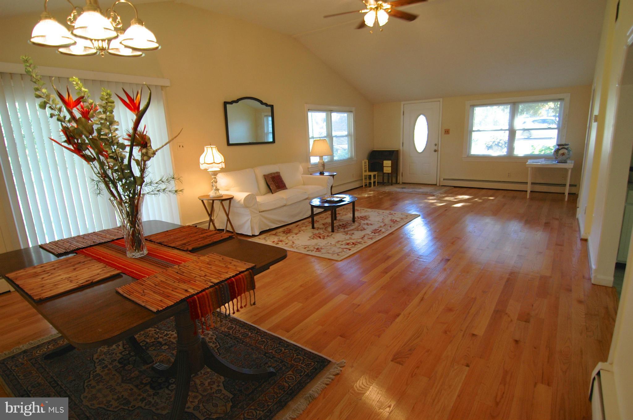 1076 Bay Ridge Road Annapolis, MD 21403 - Photo 11 of 21 Dining Room