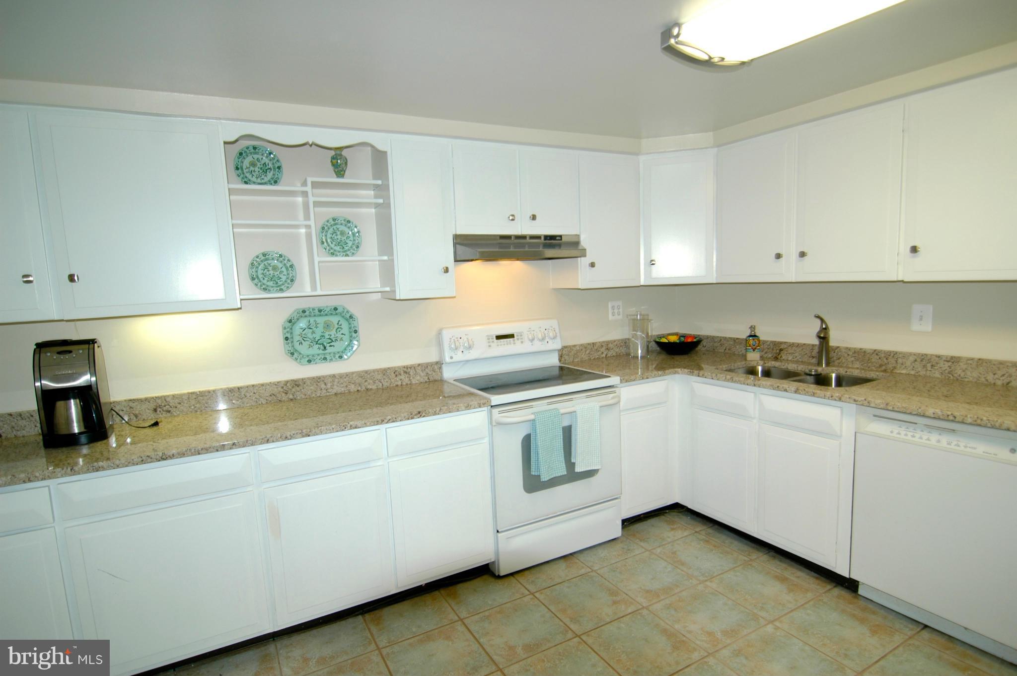 1076 Bay Ridge Road Annapolis, MD 21403 - Photo 12 of 21 Kitchen