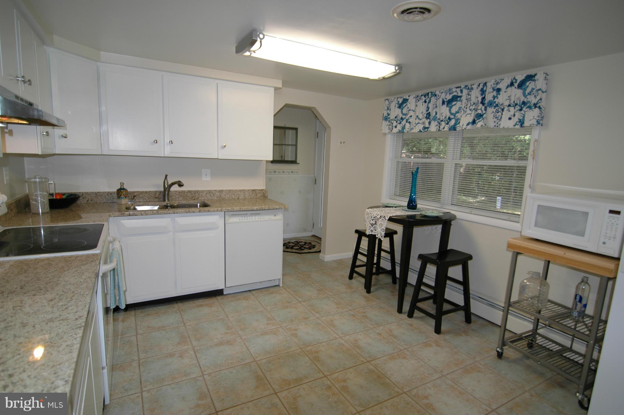 1076 Bay Ridge Road Annapolis, MD 21403 - Photo 13 of 21 Kitchen