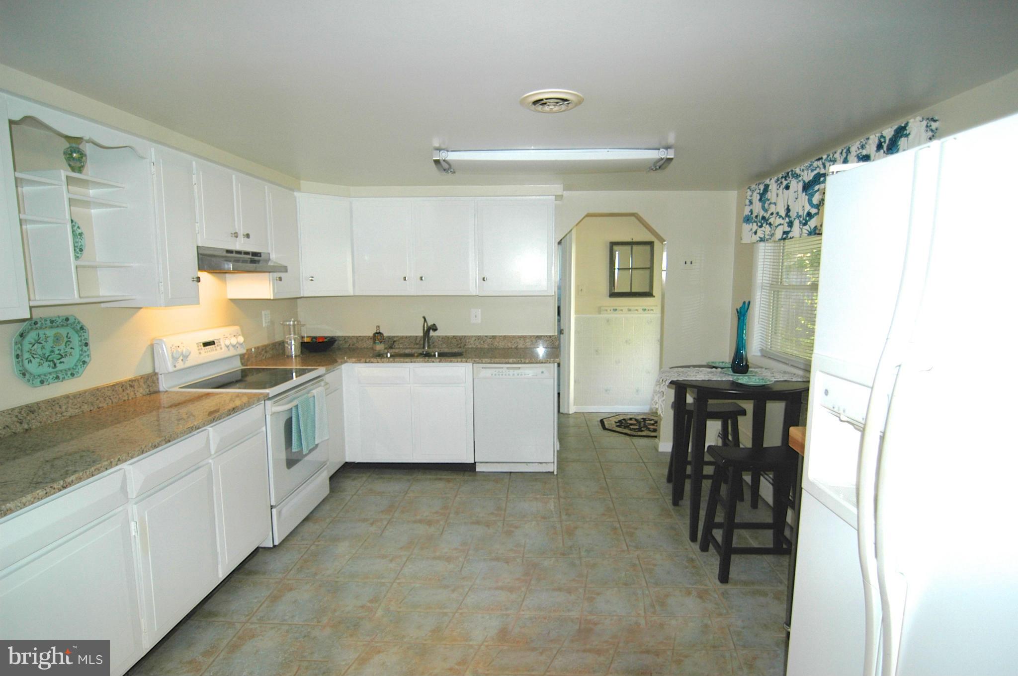 1076 Bay Ridge Road Annapolis, MD 21403 - Photo 9 of 21 Kitchen